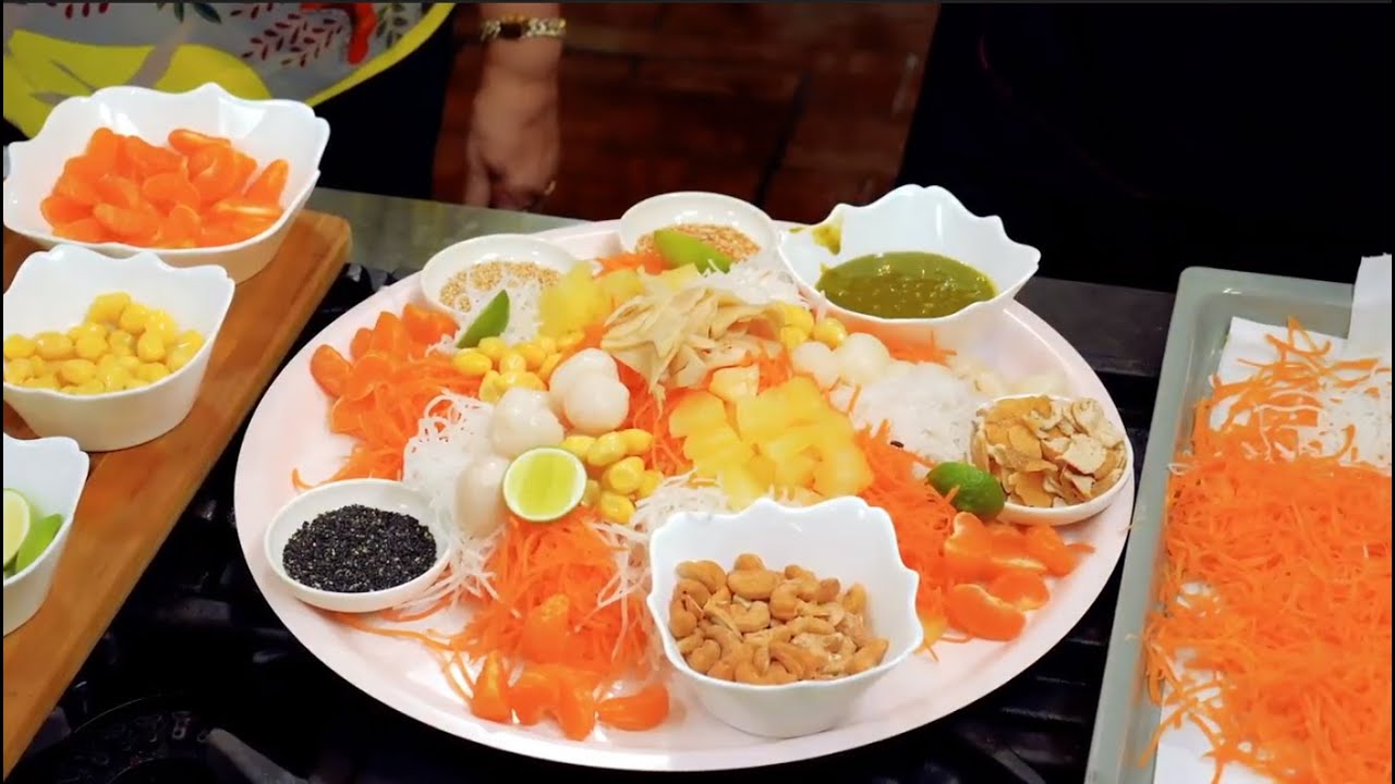 Yu Sheng with Thai Dressing & Fruit