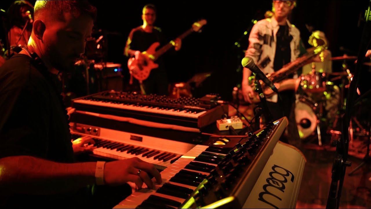 Àbáse - Orbit Sirius (Sunmo Mi Ee) (Live at Festsaal Kreuzberg, Berlin)