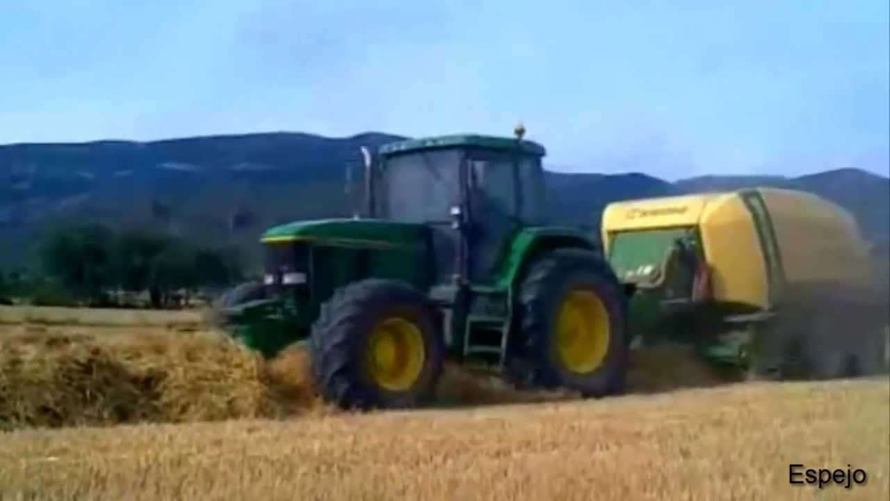 Case 5150 con hilerador Doblas y John Deere 7800 con empacadora Krone 1270