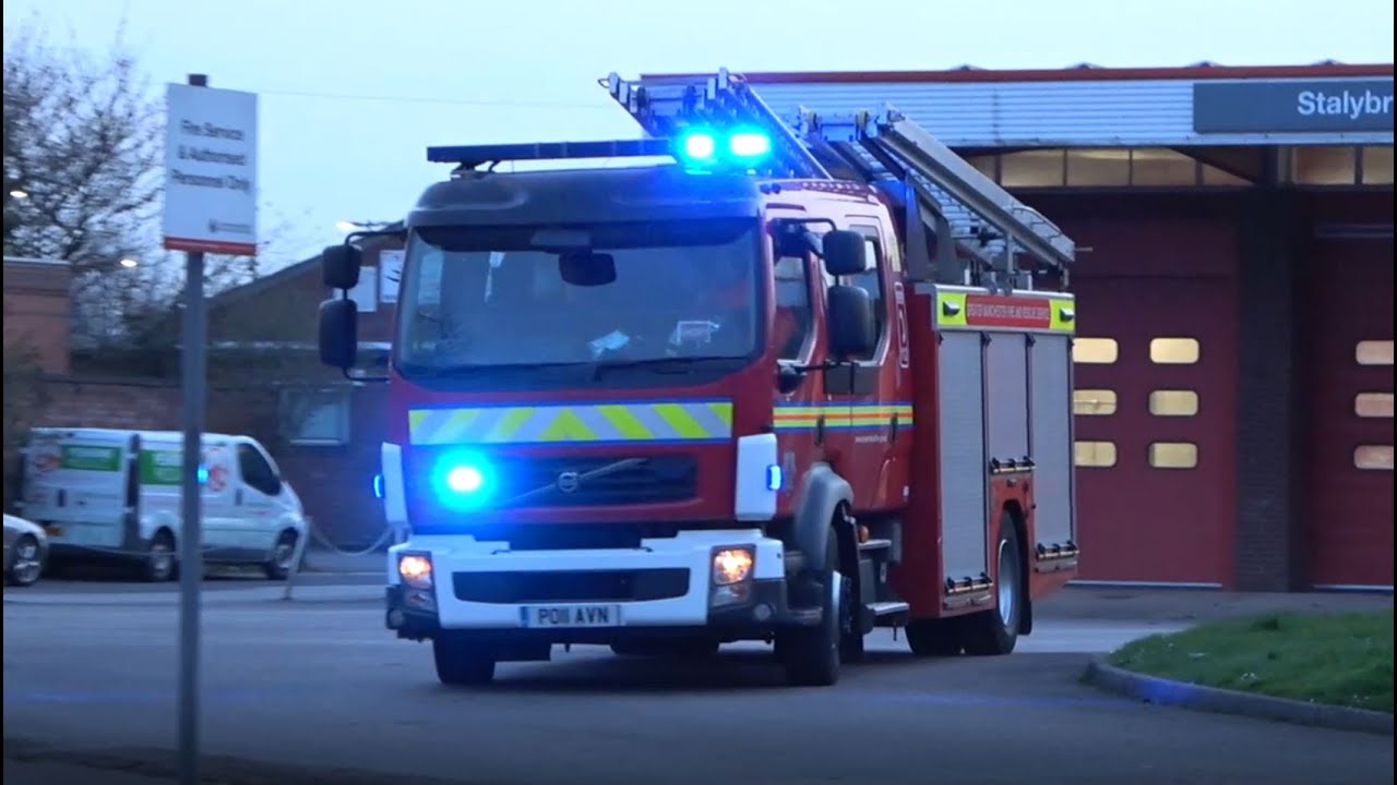 Stalybridge Pump Turnout - Greater Manchester Fire And Rescue Service