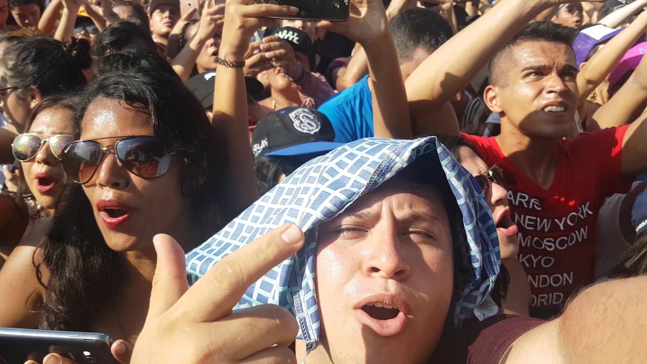J balvin en CABULAND 2017  1/2