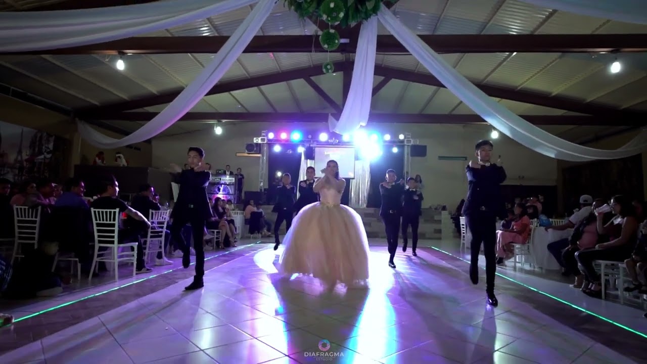 UN VALS HERMOSO XV MIA DREAM DANCE STUDIO HIDALGO