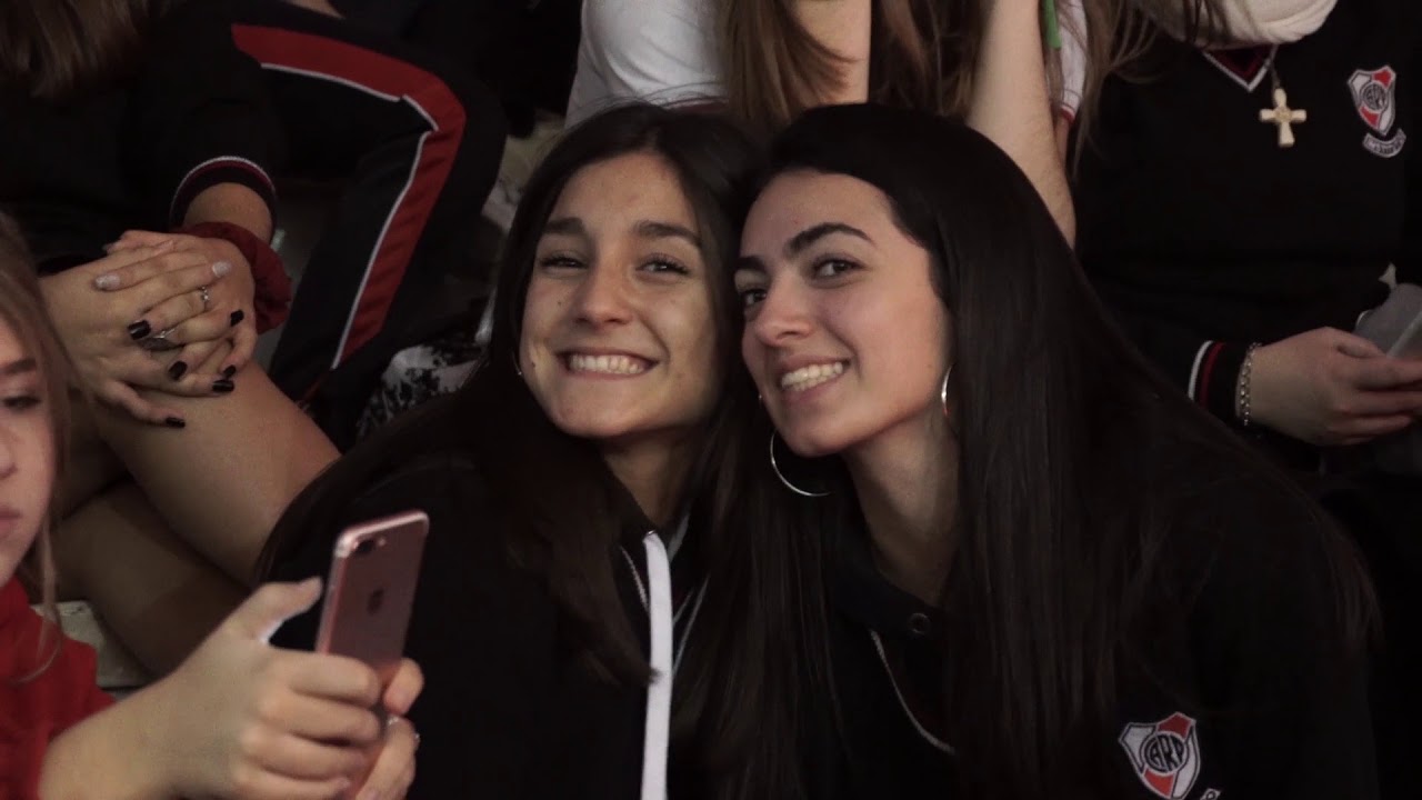 Acci&oacute;n Solidaria CNCO junto a Red Solidaria en Estadio River Plate