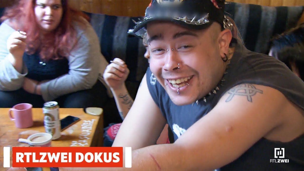 Unerwarteter Besuch f&uuml;r Alex | Hartz, Rot, Gold | RTLZWEI Dokus
