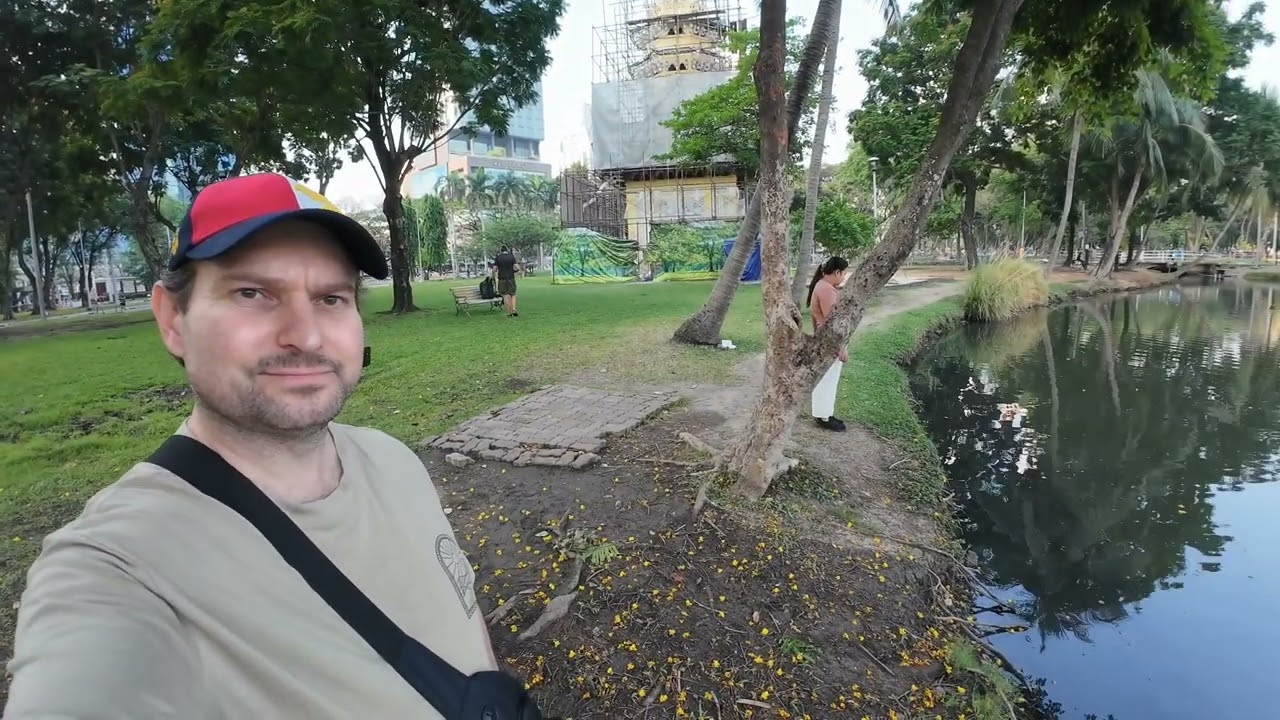 Day 2 in Bangkok 🇹🇭 | Walking to Lumphini Park – Bangkok Morning Walk