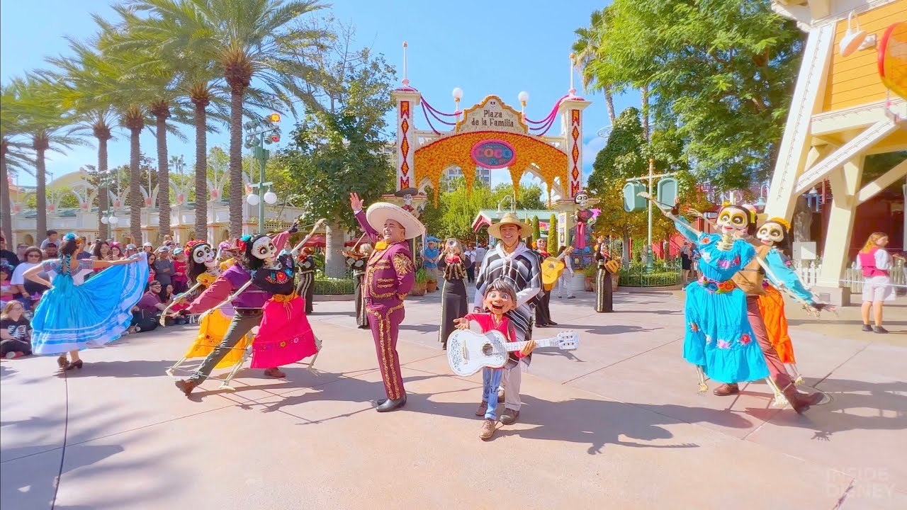 [4K] FULL Coco Musical Celebration 2022 at Disney California Adventure Park! - Day of the Dead Show