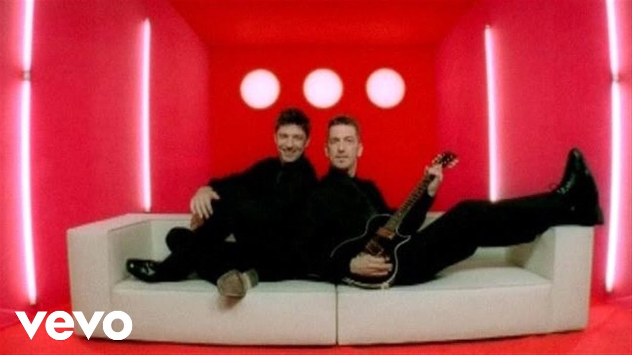 Clouseau - Vanbinnen (Official Video)