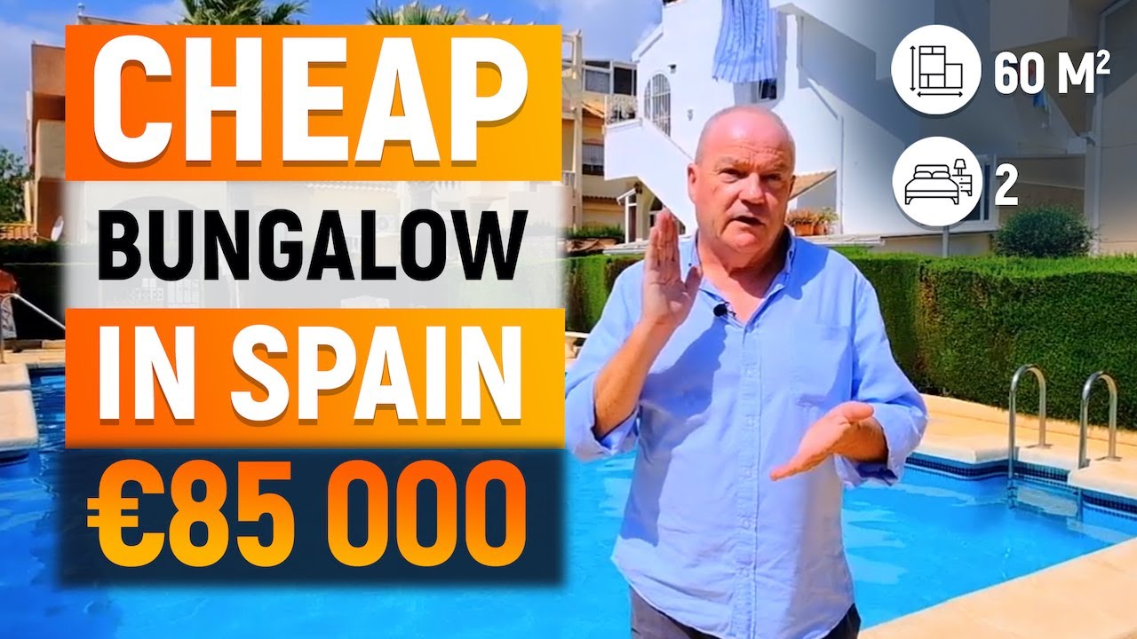 Bungalow in Spain / 2 bedroom bungalow in Orihuela Сosta, private solarium, communal pool – € 85 000
