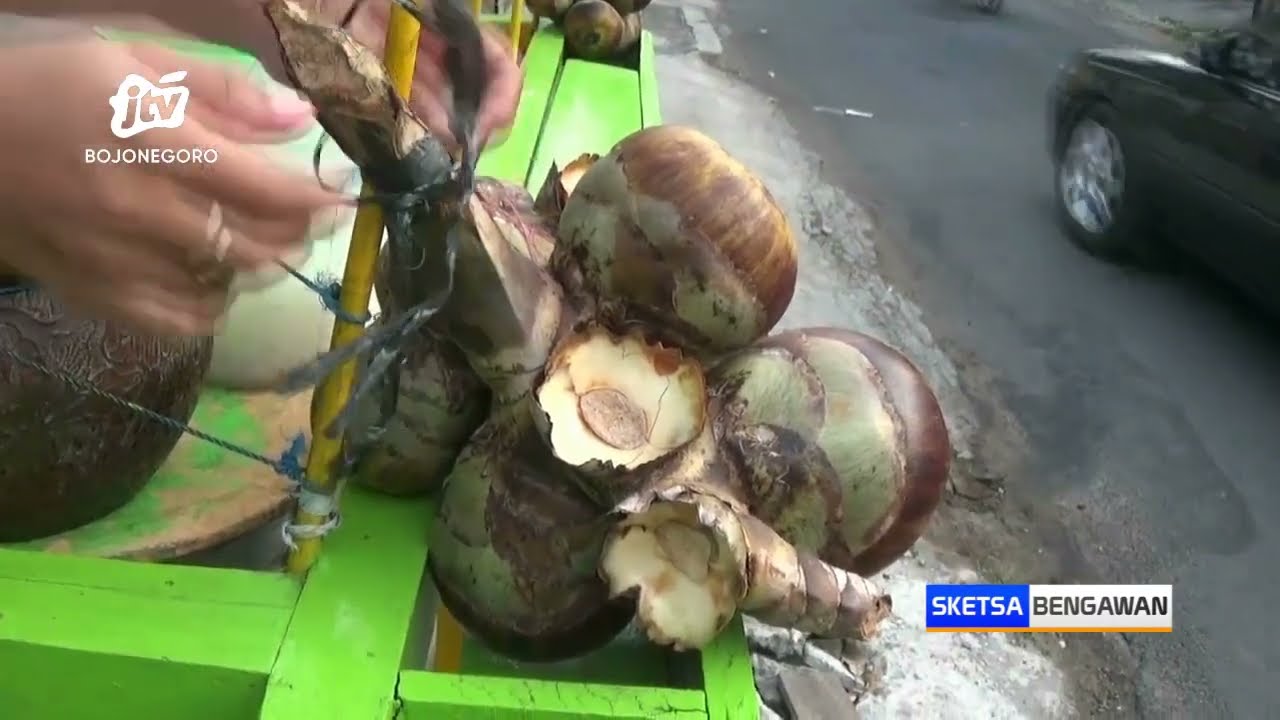 Berburu Segarnya Es Siwalan Untuk Berbuka Puasa