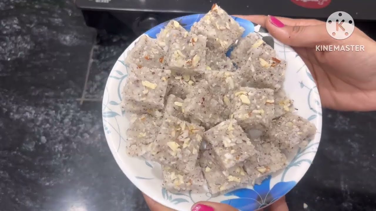 सुखे नारियल 🥥 की एक दम स्वादिष्ट बर्फी बनाने सब से आसान तरीका how to make coconut barfi 😋