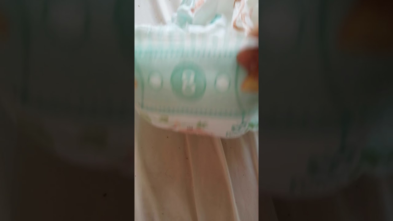 Meine volle Pampers Windel