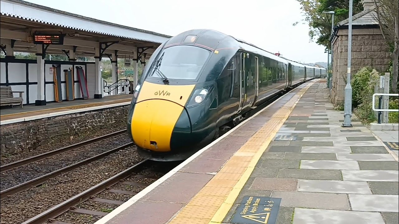 Trains at St Erth (11/10/23)