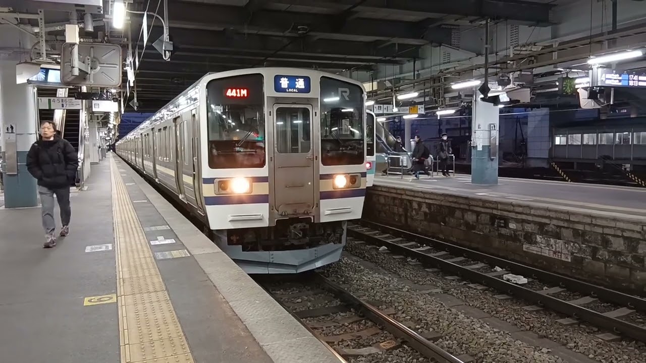 211系横須賀色441M長野行き6両松本駅3番線から発車