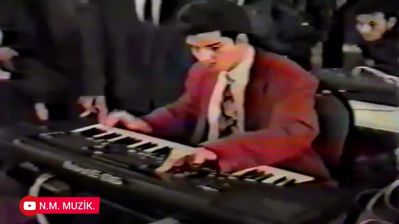 Ruslan Ağababayev piano&ccedil;u . Expromt sintez . Bakı 1995