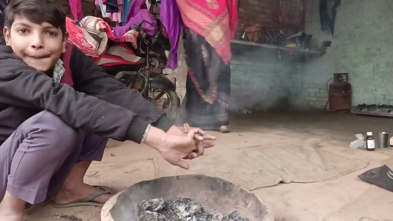 🏬हमारे घर 🌿आग जल ♥️ रही है 💃सब लोग 💯ताप लो  💃ठंड में 🏆सब्सक्राइबकरें 👍👈