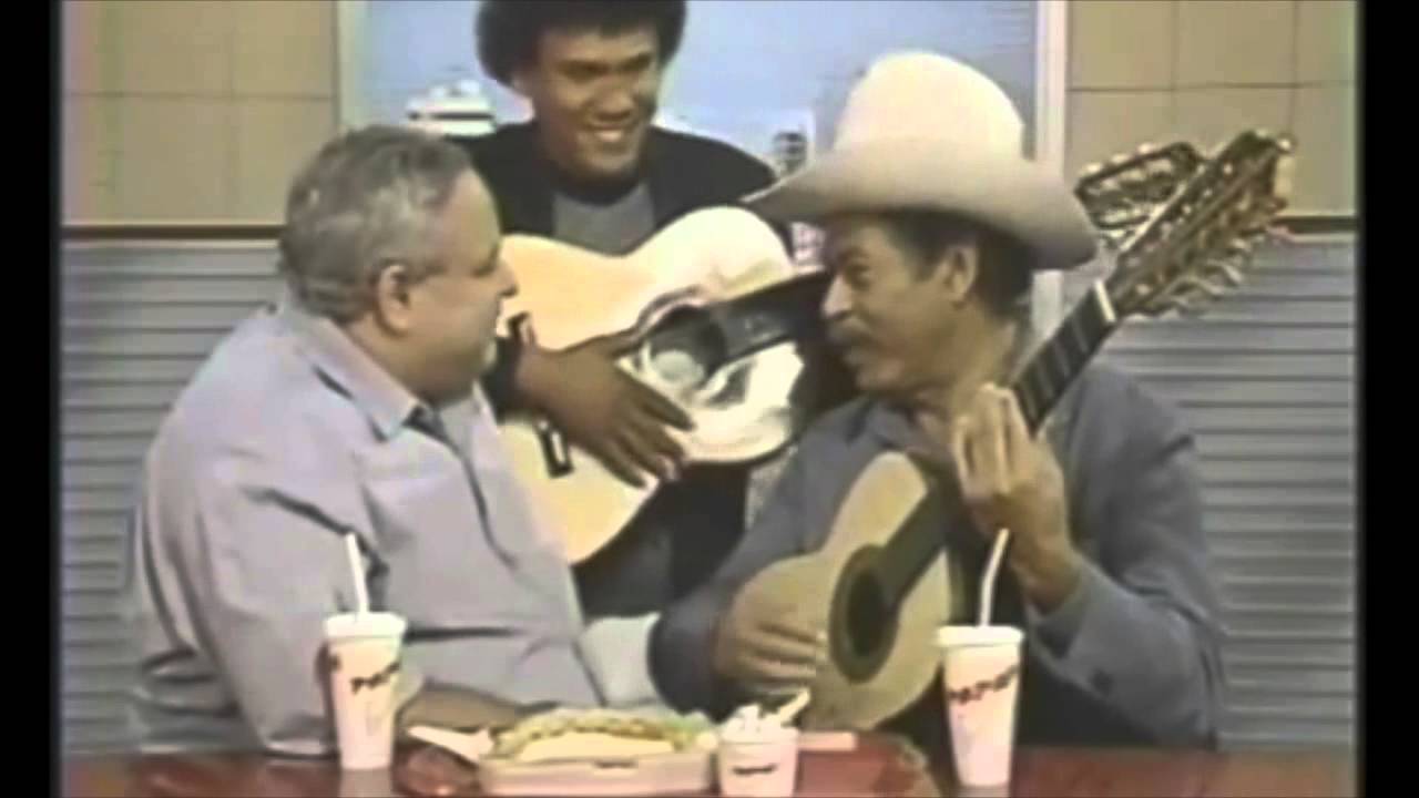 TIÃO CARREIRO CONTANDO A HISTÓRIA DA MODA 