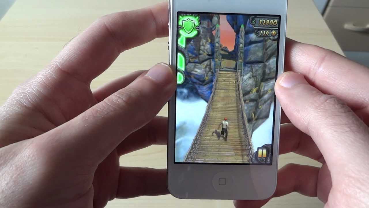 Temple Run 2 on the iPhone 4S