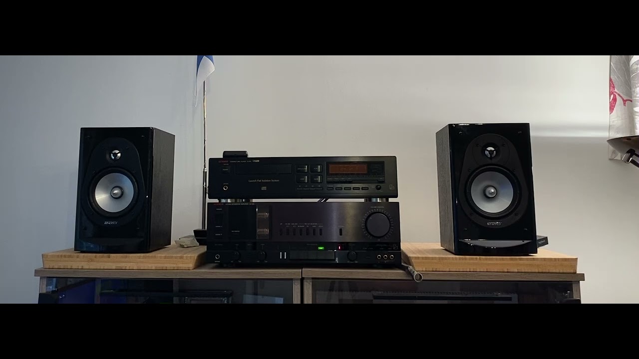 Speakers Energy Connoisseur CB10+ Luxman LV105