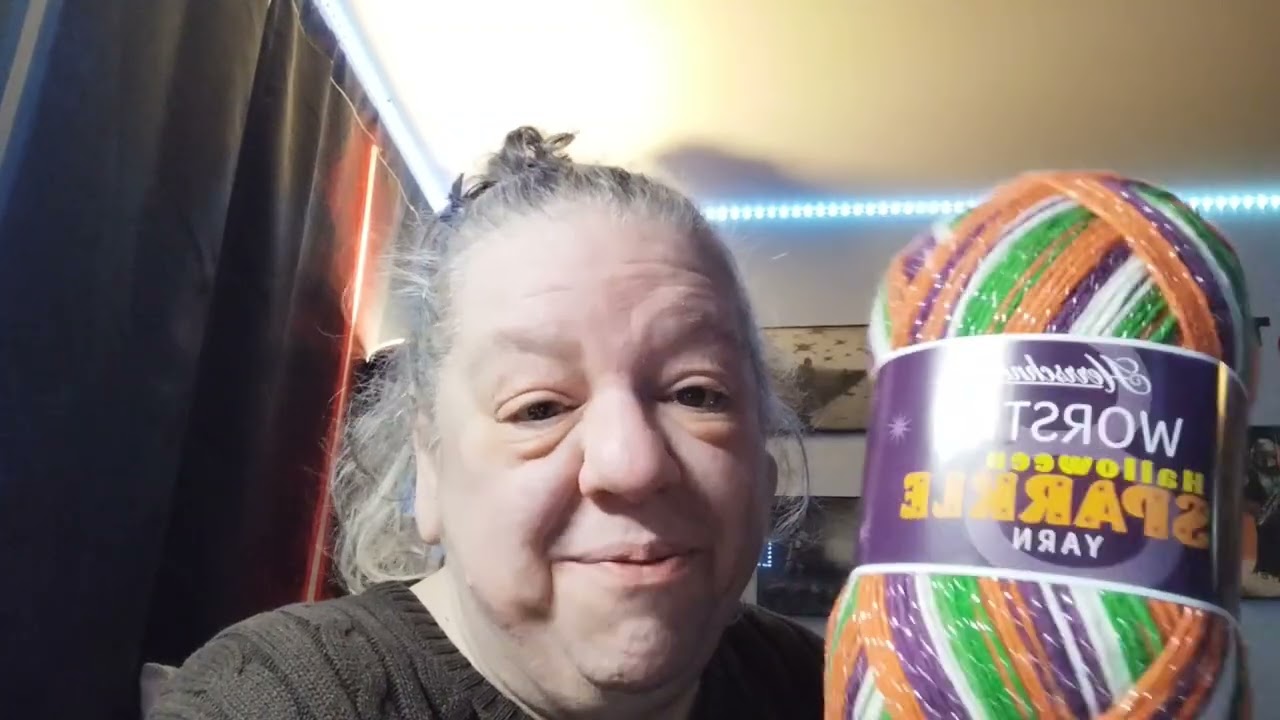 Vlogmas day 9 yarn haul unboxing