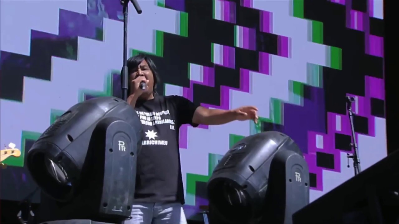 SantaFeria Ft Werkenes del amor - Porque Soy Moreno Lollapalooza