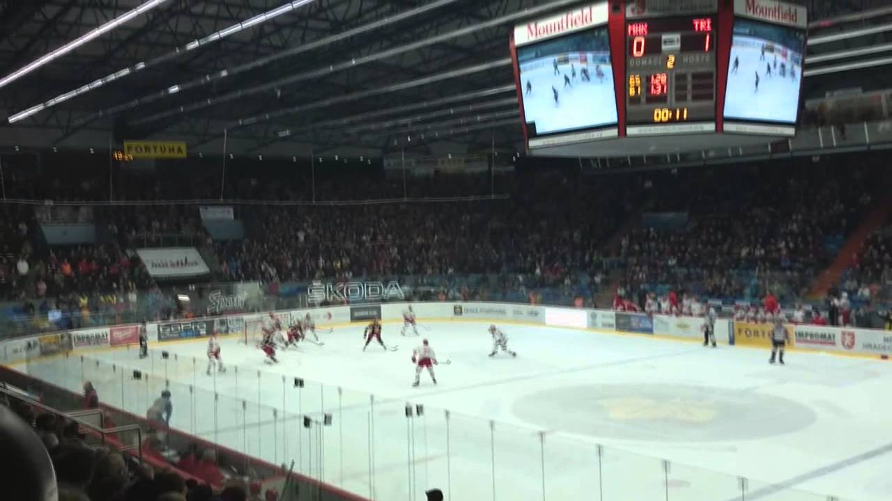 Třinec v Hradci odvolal brankáře na konci druhé třetiny a málem inkasoval!