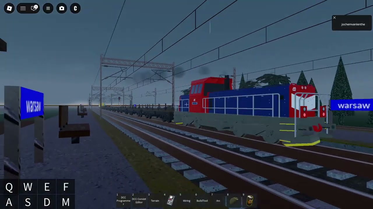 Goederen trein paseerd station in polen! (Ro scale sandbox-roblox)