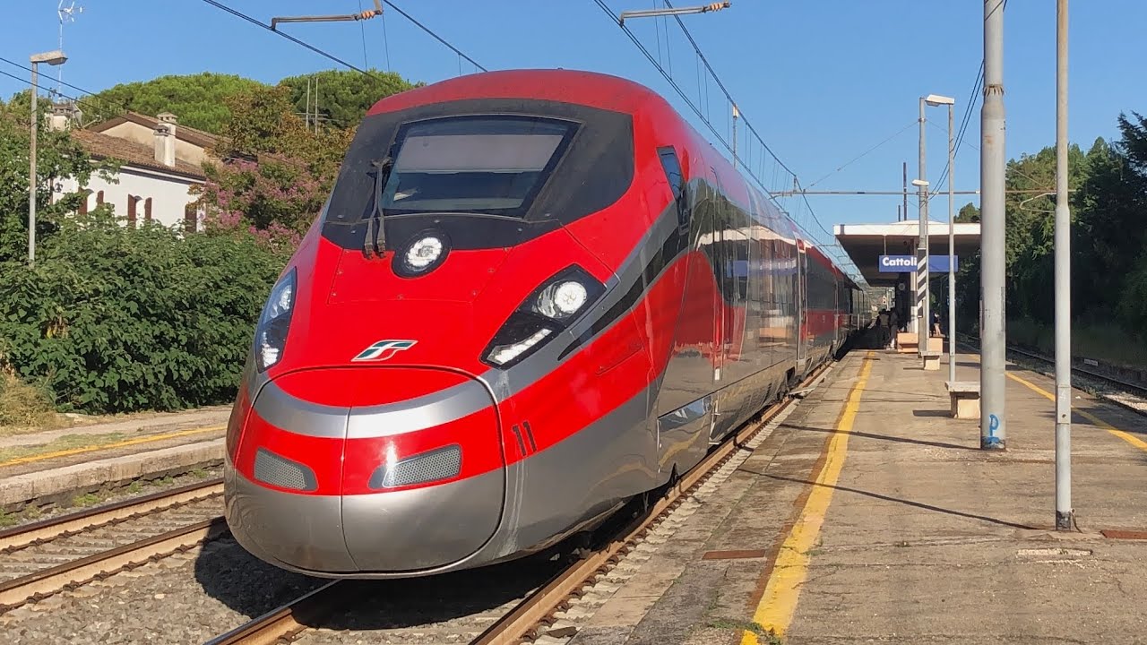 STROMBAZZATE A NON FINIRE PER IL FRECCIAROSSA 1000 IN LENTO TRANSITO...