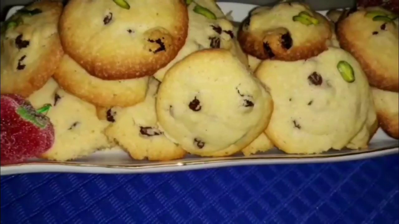 آموزش شیرینی کشمشی توسط پروانه جوادی خواهر جواد جوادی