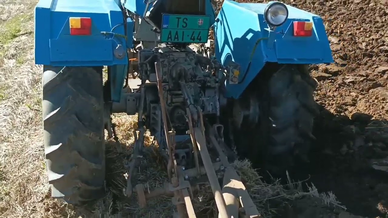 Za kolege koji imaju nase domace traktore.koji je po vama bolji traktor🤠