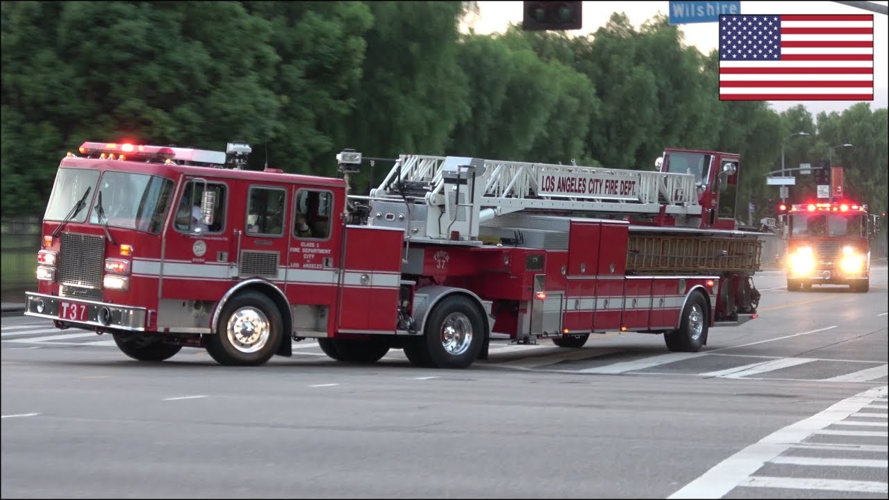 Spare LAFD Fire Truck 37 + Engine 237 responding - Air horn + Siren