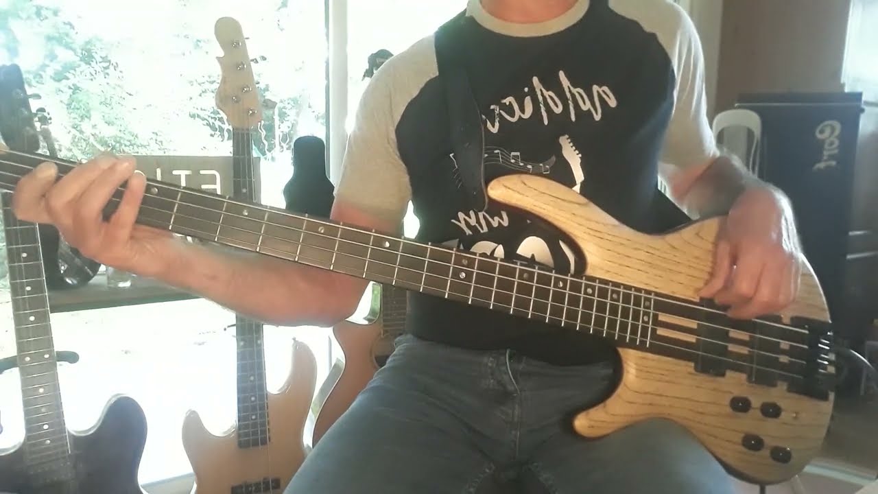 L' Impératrice. "Parfum Thérémine". Bass cover.
