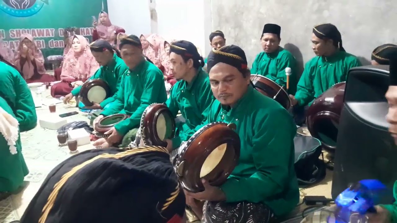 YA ROBBI SHOLI ALA MUHAMMAD - THIBBIL QULUB KRANGKUNGAN - MAJELIS SHOLAWAT AL BANZANJI KRANGKUNGAN 