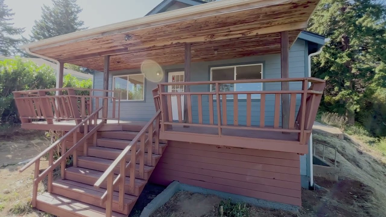NEW LISTING! 831 S 11th St, Coos Bay, Oregon 97420