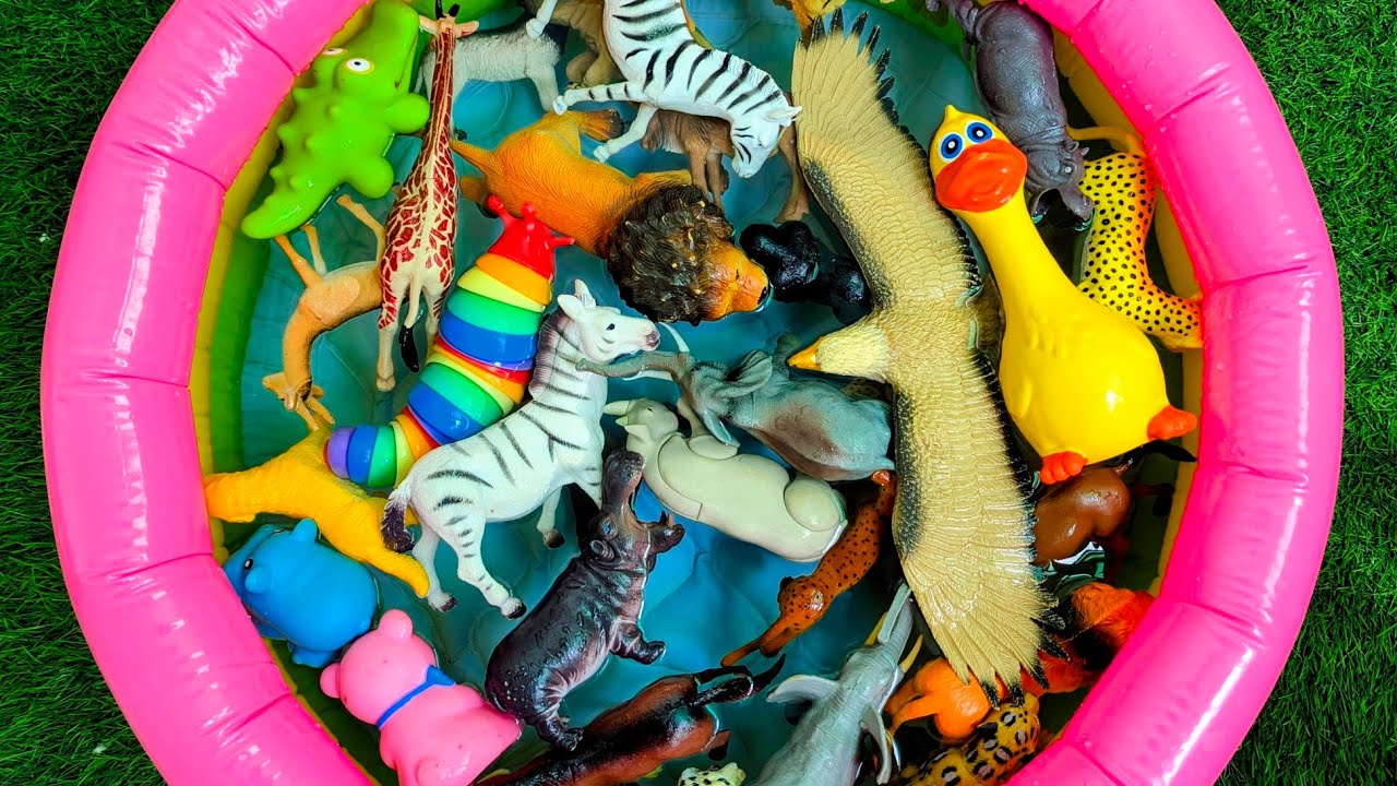 Learn Safari Animal Names and Facts with Toys | Wild Zoo Animal Toys for Toddlers and Preschoolers