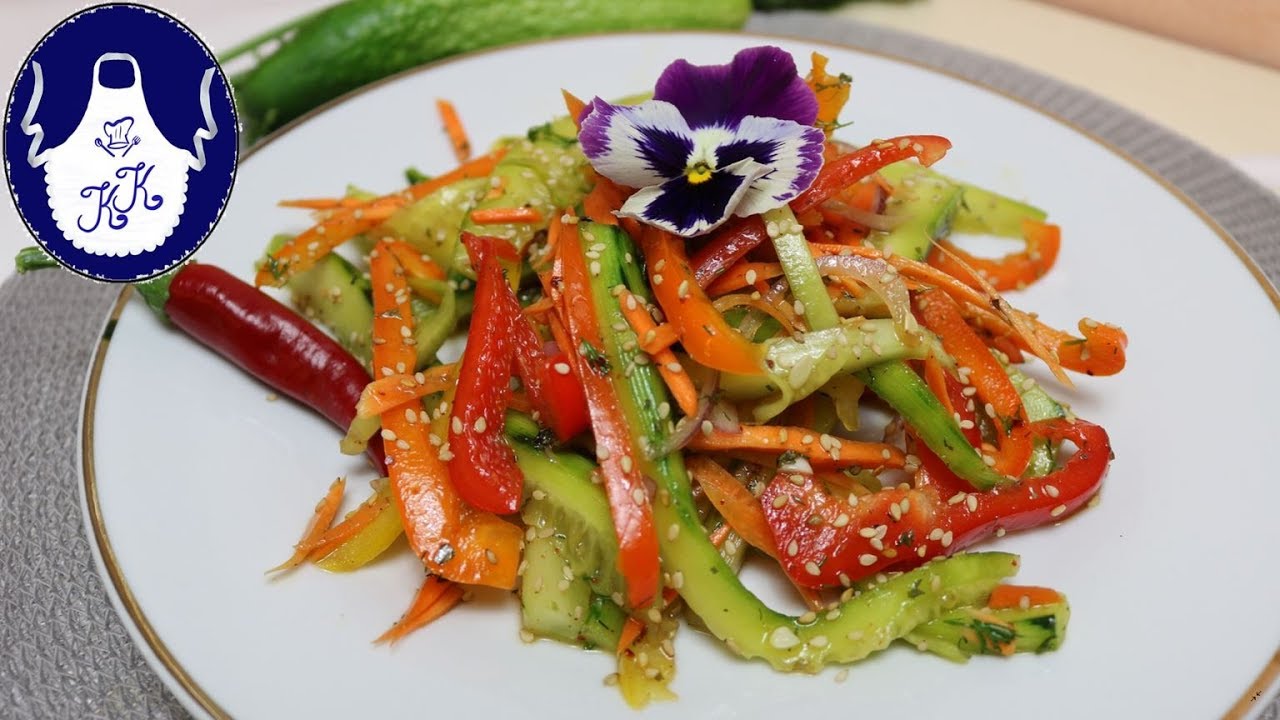 Gurken - Paprika -  Salat / Sommersalat