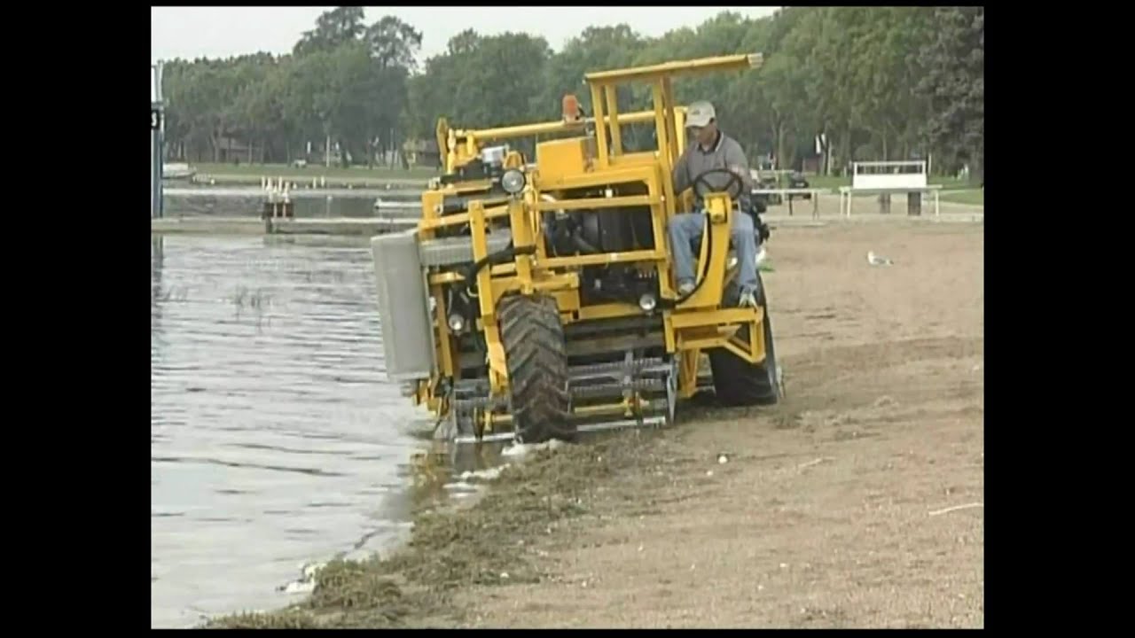 Cherrington Model 5000 Self-Propelled Beach Cleaner