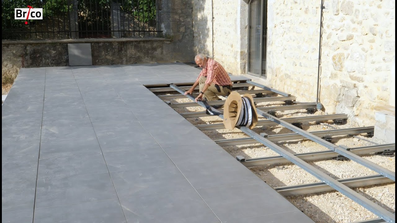 Créer une terrasse en dalles sur structure métallique - Tuto bricolage avec Robert