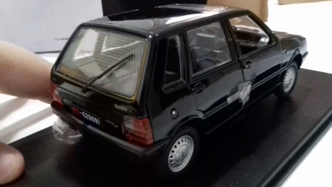 Fiat Uno.  Whitebox na escala 1/24. O sucessor do Fusca!!