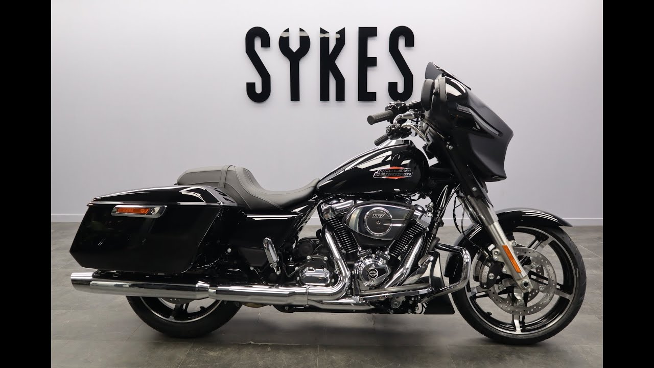 2024 Harley-Davidson FLHX Touring Street Glide in Vivid Black