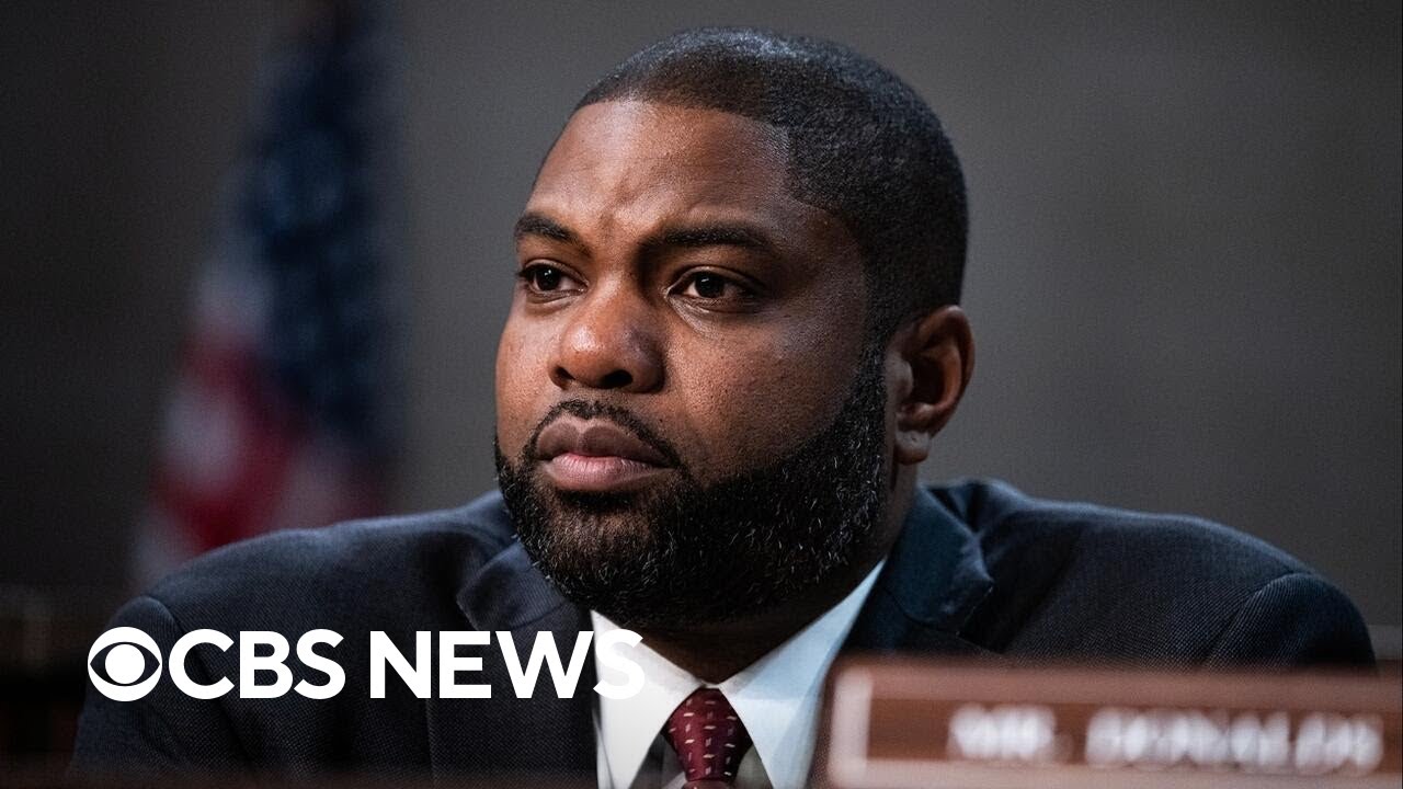 Audience members disrupt Rep. Byron Donalds' town hall