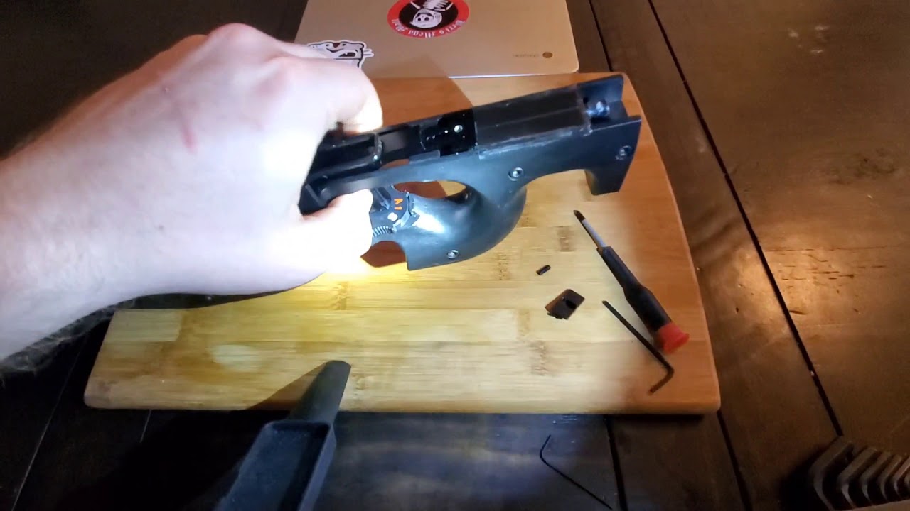 Airsoft P90 trigger removal