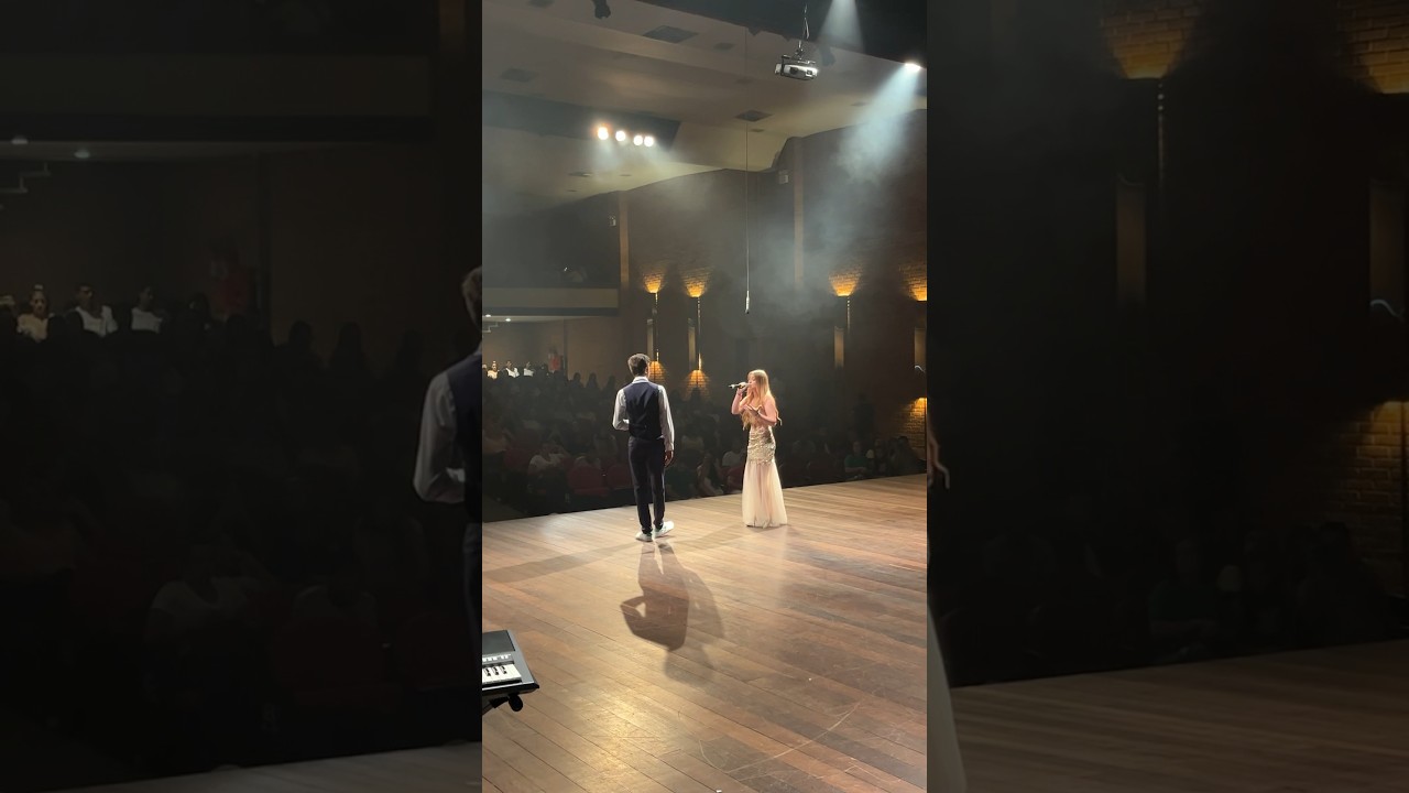 Jayne Priscila apresenta&ccedil;&atilde;o noite cultural Pomerode sc