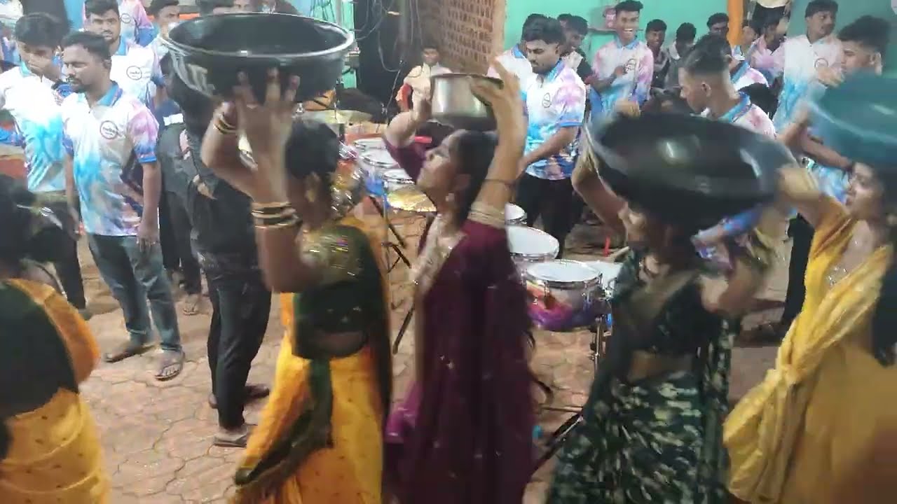 कृतिका ची हळद धमाल