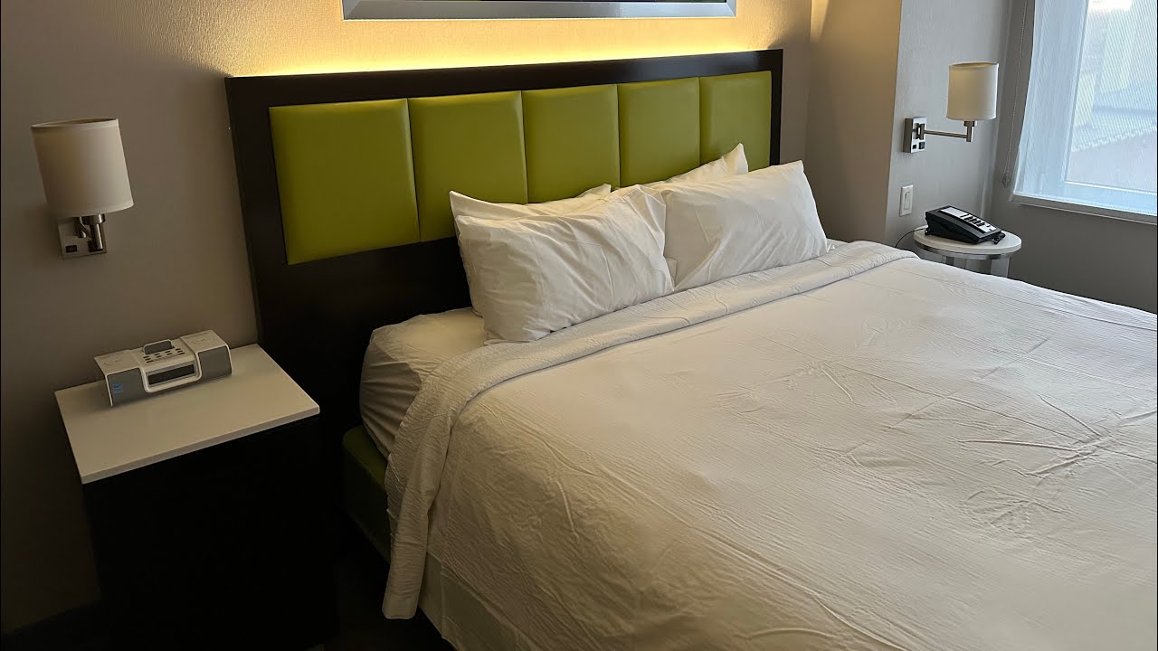 SpringHill Suites NY Midtown Manhattan / Fifth Ave - One King Room - Breakfast - Review