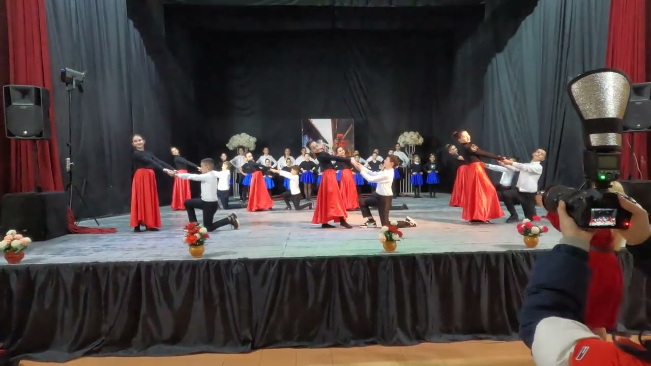 Performanca e ANSAMBLIT ALBANOPOLIS, në Fushë-Krujë