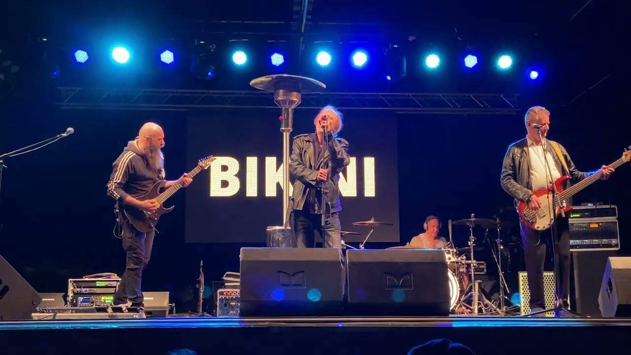 Bikini - Legyek jó 2022.04.23. Martonvásár