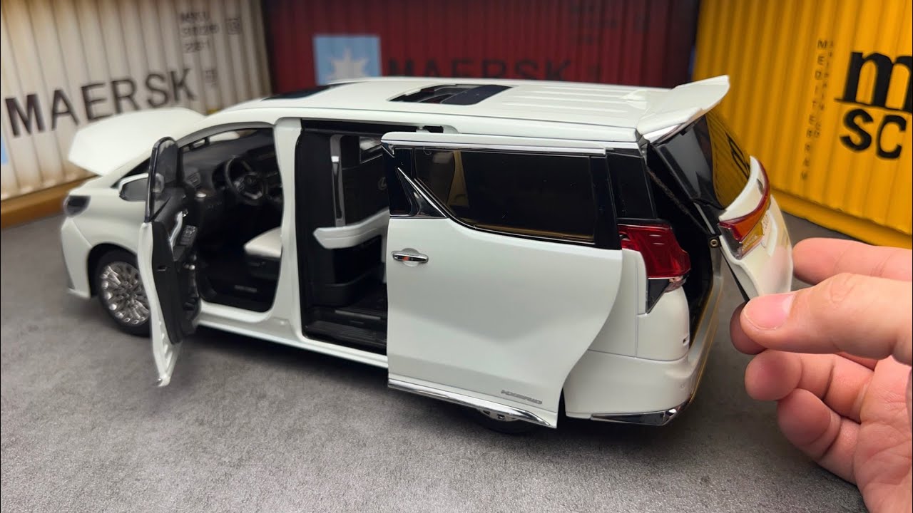 Lexus LM300H 