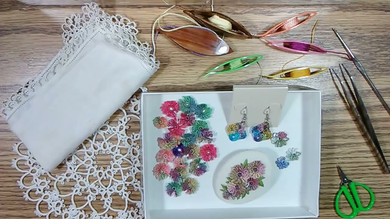 beginner's shuttle tatting - tatting with color, simple one ring tatted flower - free "pattern" :-)