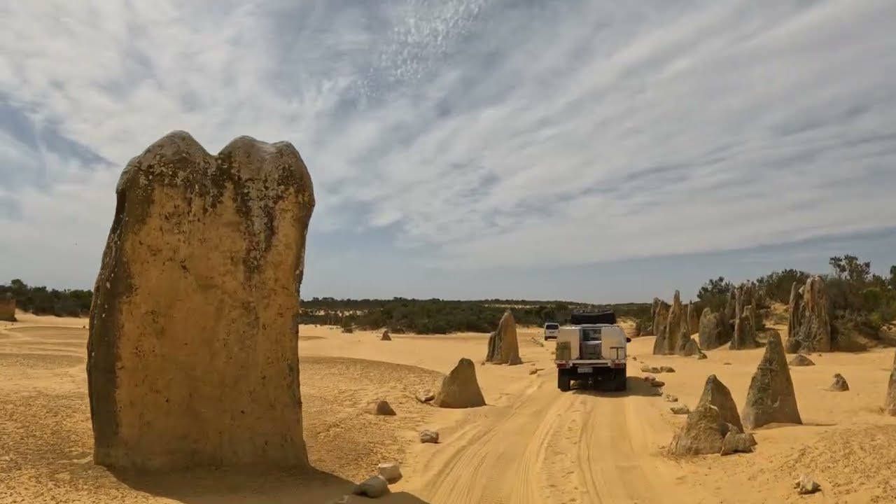 Driving Through the Pinnacles Desert. Western Australia&rsquo;s beautiful Landscape