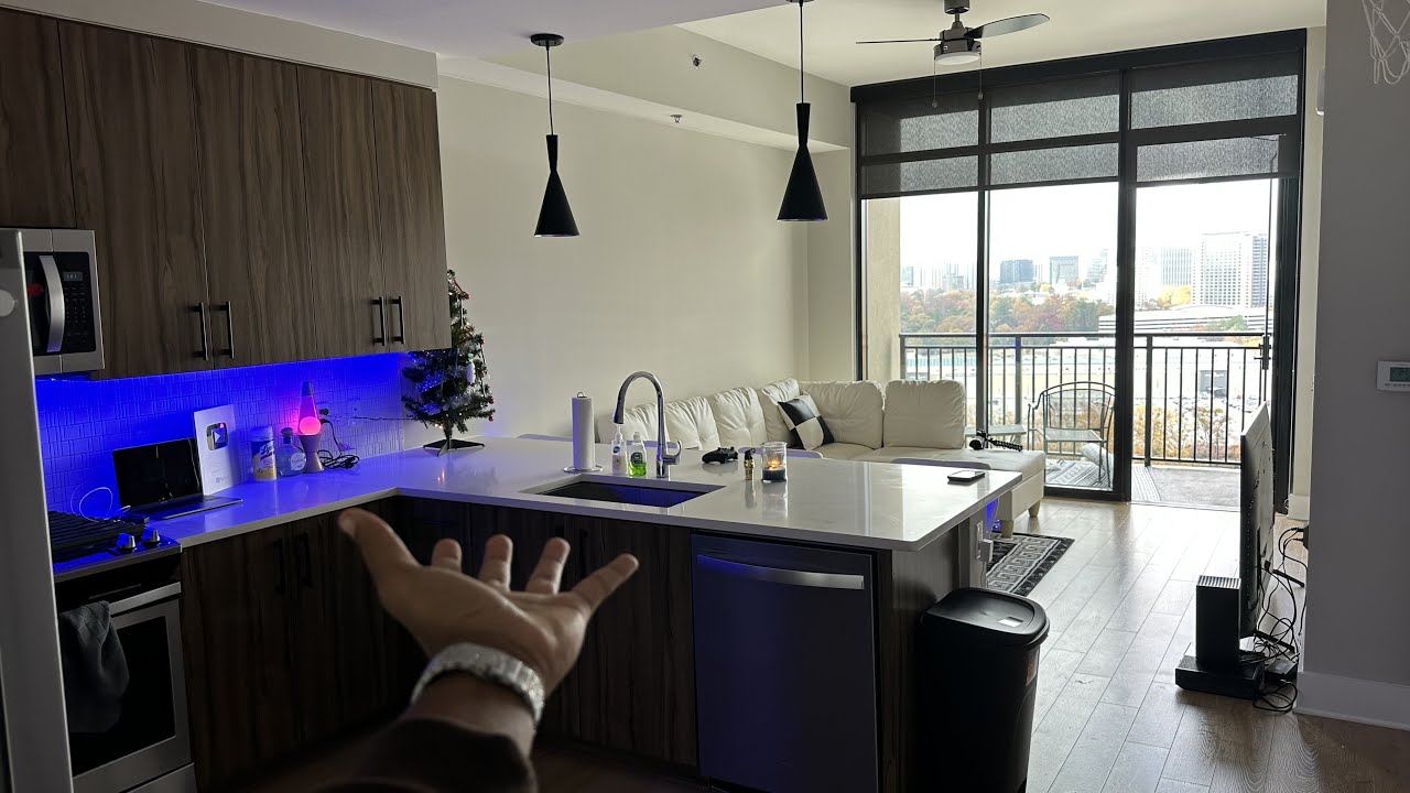 WALK AROUND TOUR OF MY LUXURY APARTMENT IN ATLANTA GA🥵 VLOGMAS DAY 1